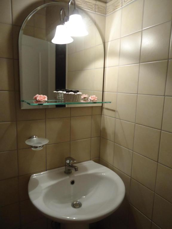 Ένα μπάνιο στο Florena Hotel