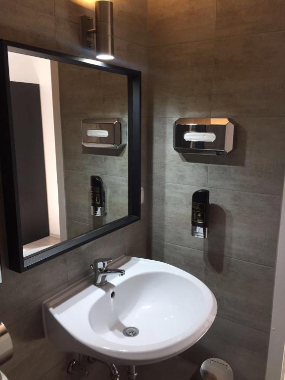 Main Hotel Frankfurt City - Resim 21