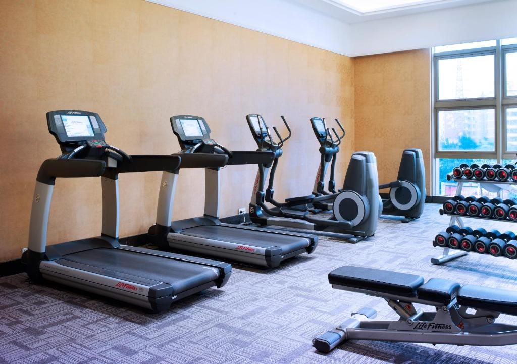 Spordikeskus ja/või sportimisvõimalused majutusasutuses Cinese Hotel Dongguan Shijie