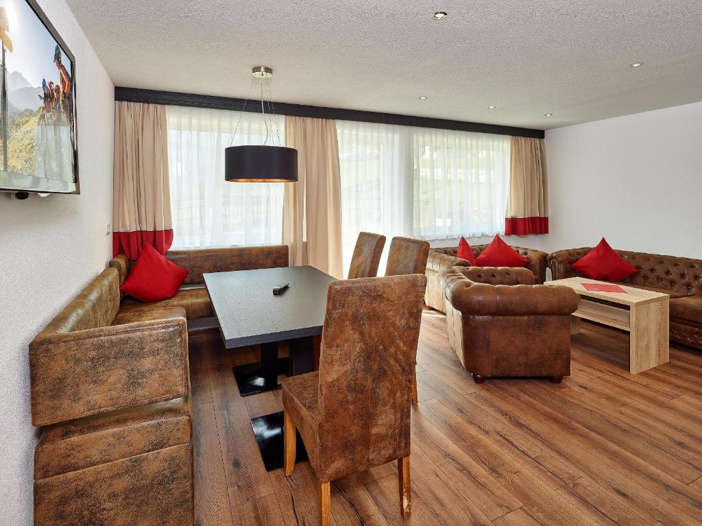A seating area at A CASA Opal Appartements