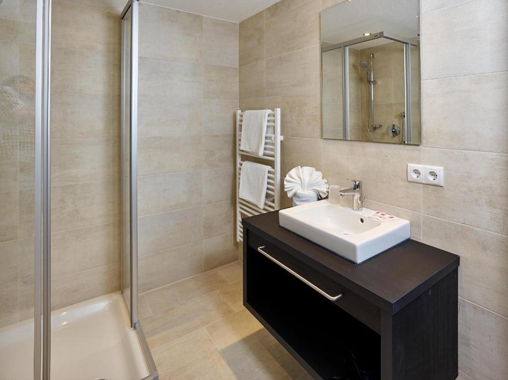 A bathroom at A CASA Opal Appartements