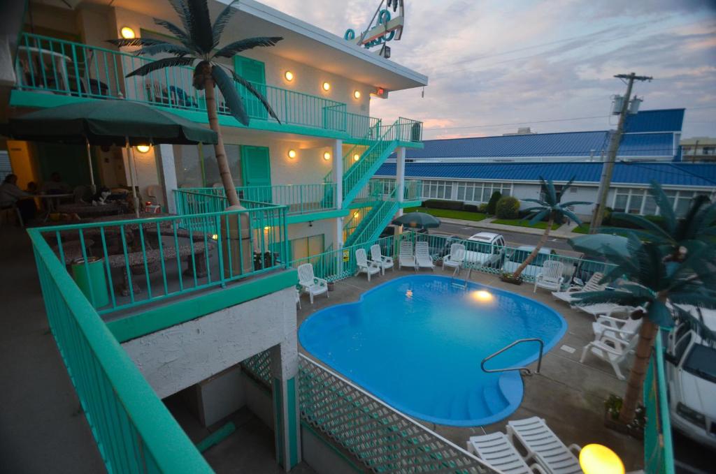 Bazén v ubytování Sea Scape Inn nebo v jeho okolí