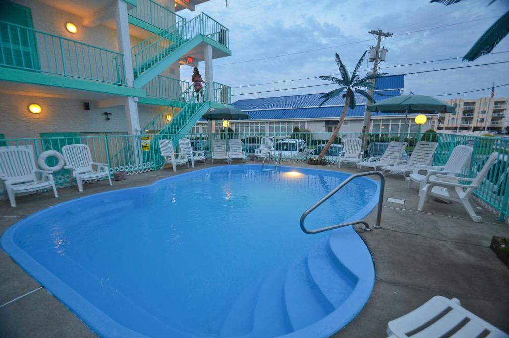Bazén v ubytování Sea Scape Inn nebo v jeho okolí