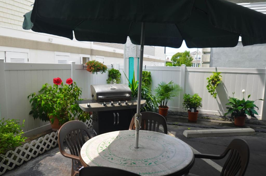 Patio nebo venkovní prostory v ubytování Sea Scape Inn