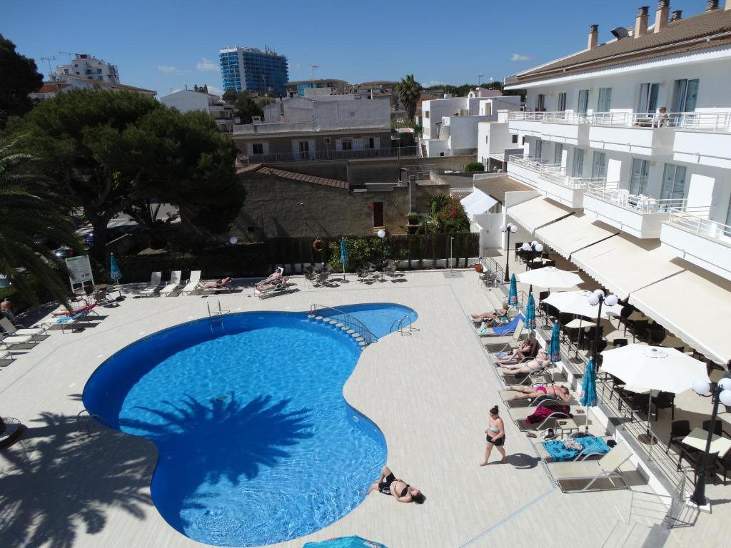 Bazén v ubytování Maracaibo Aparthotel nebo v jeho okolí