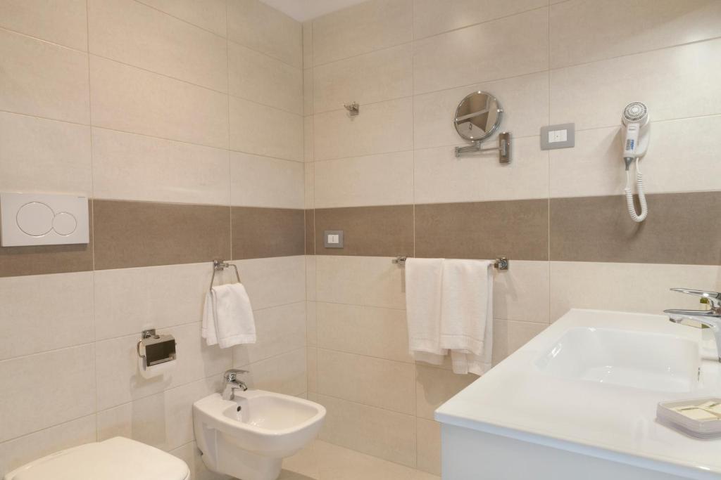 Hotel Bella Lazise - Habitación Superior Con Balcón