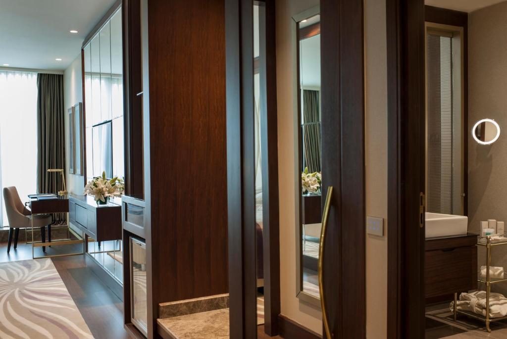 Um banheiro em Elite World Grand Istanbul Basın Ekspres