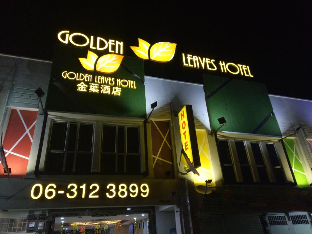 Certifikát, hodnocení, plakát nebo jiný dokument vystavený v ubytování Golden Leaves Hotel