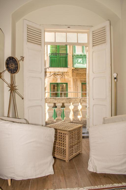 Vincenti Strait Street Suite - Apartment With Balcony