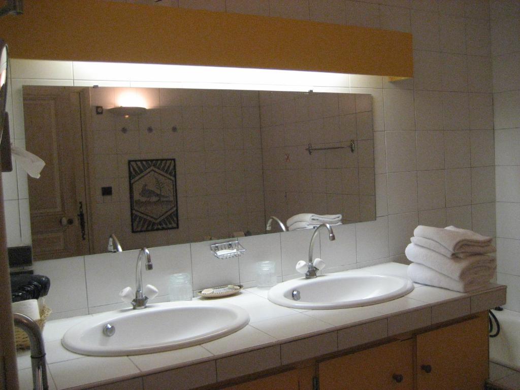Maison d'Hôtes de l'Evêché - Grande Chambre Double Ou Lits Jumeaux