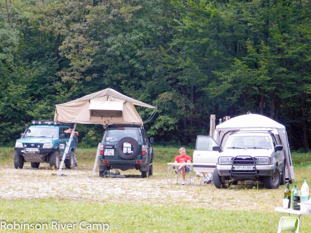 Camping river. Автокемпинг Робинзон Крузо. Кемпинг Робинзон в Абхазии. Ривер Кемп. Сава Camp.