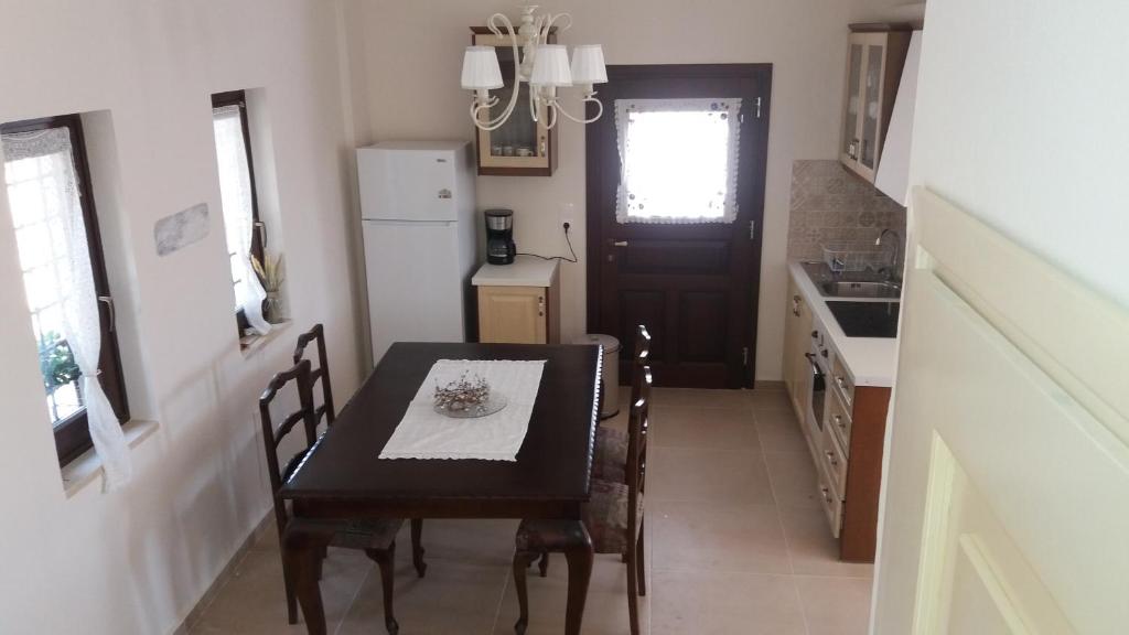 Kuchyňa alebo kuchynka v ubytovaní Kritamos Villa & Apartments
