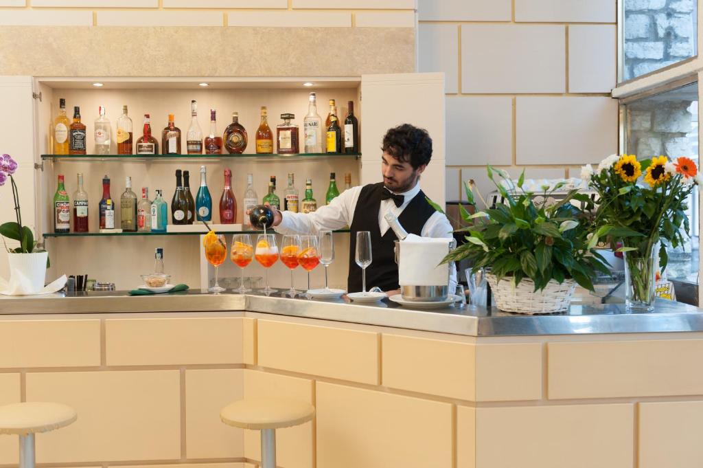 Albergo Battelli italokat is kínál