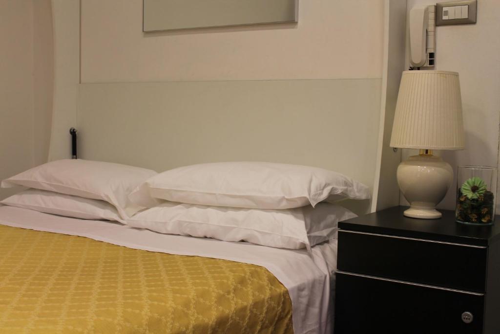 A bed or beds in a room at Nel Sole monolocale