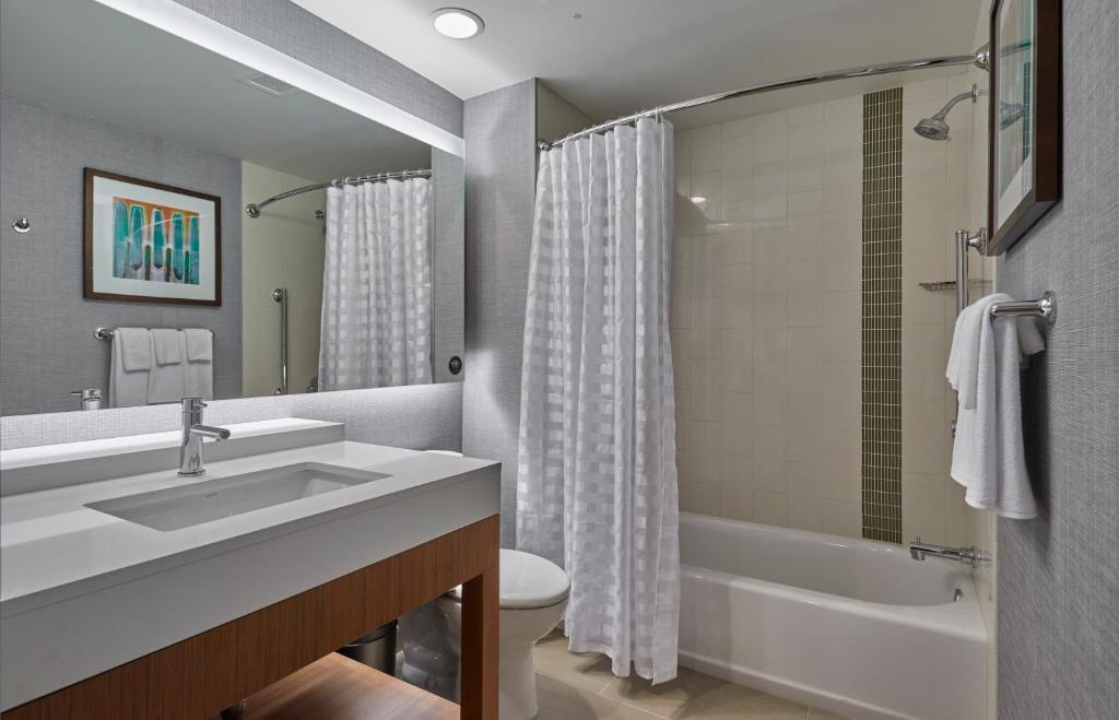 Koupelna v ubytování Hyatt Place Eugene/Oakway Center