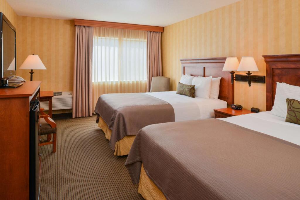 Postel nebo postele na pokoji v ubytování Best Western Pendleton Inn