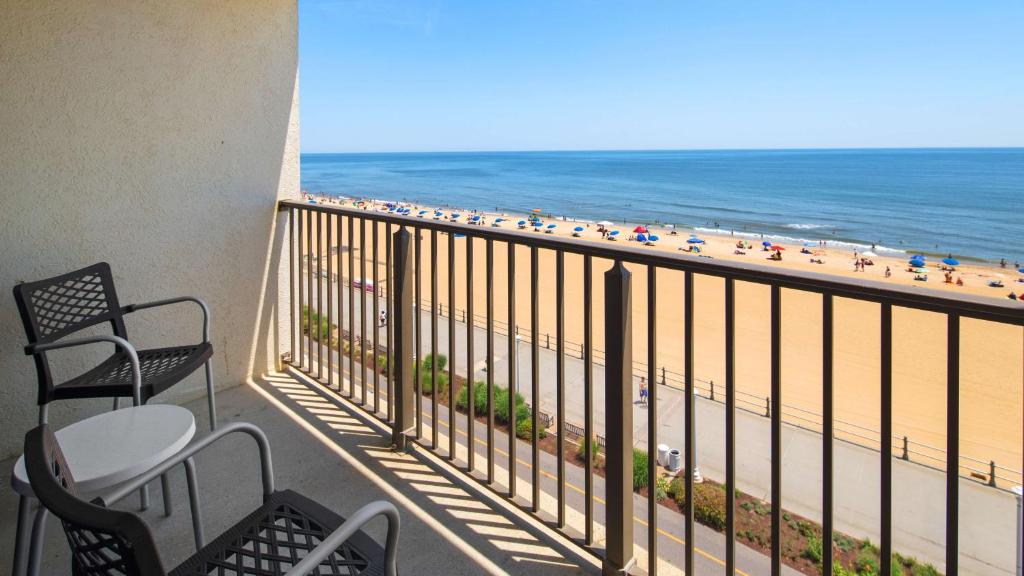 Ramada Plaza by Wyndham Virginia Beach Oceanfront - 2 Double Beds, Mobility Accessible Room, Ocean View, Non-Smoking