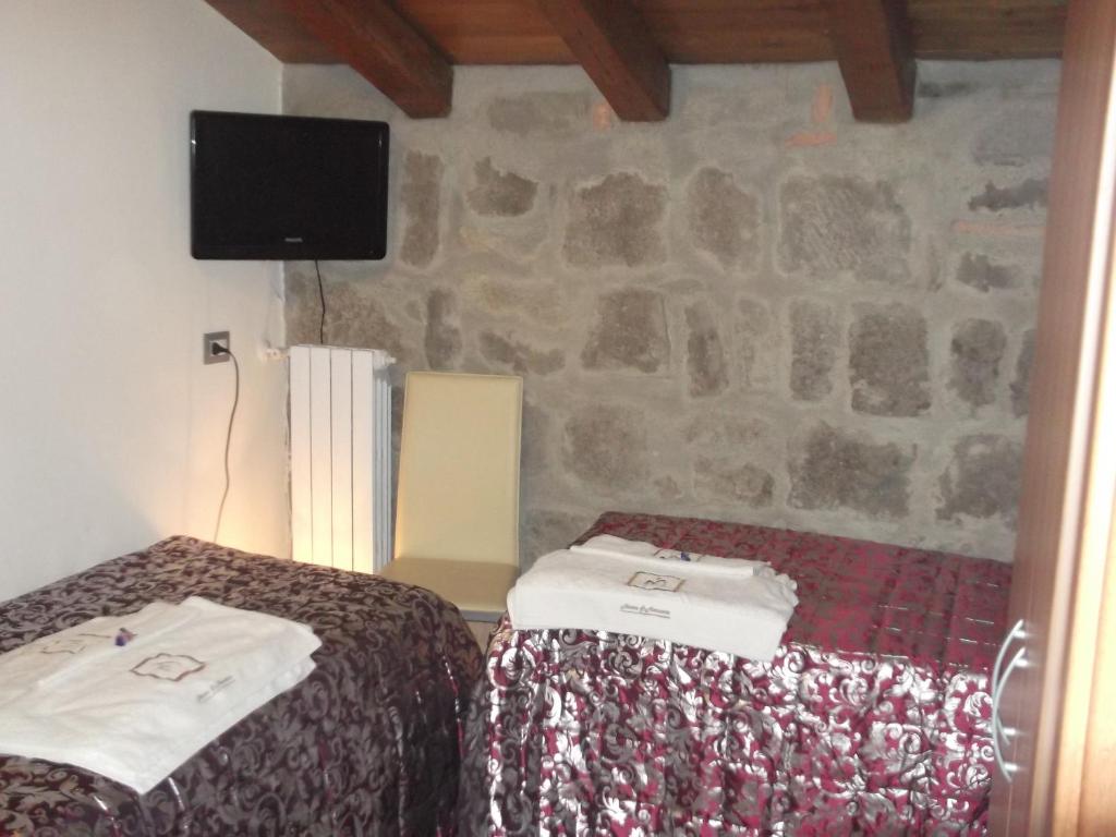 Medieval House - Family Room (4 Adults)