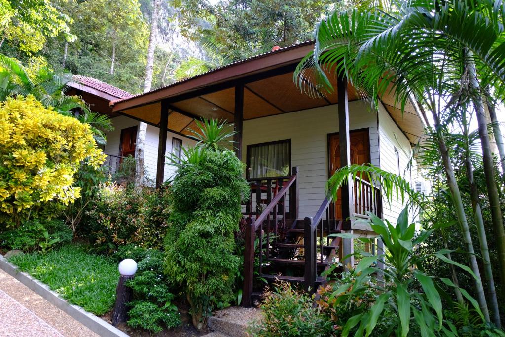 Zahrada ubytování Kiriraya Resort