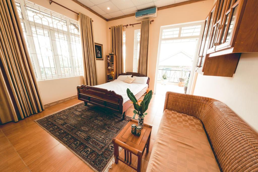 The HillSide Homestay Hue - Chambre Double Avec Balcon