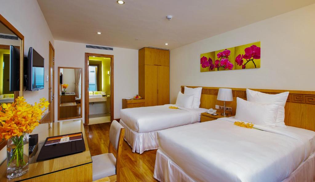 Phòng Premier Deluxe có 2 Giường đơn và Ban công