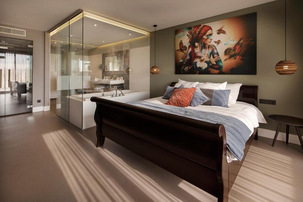 Postel nebo postele na pokoji v ubytování Van der Valk Hotel Sassenheim - Leiden