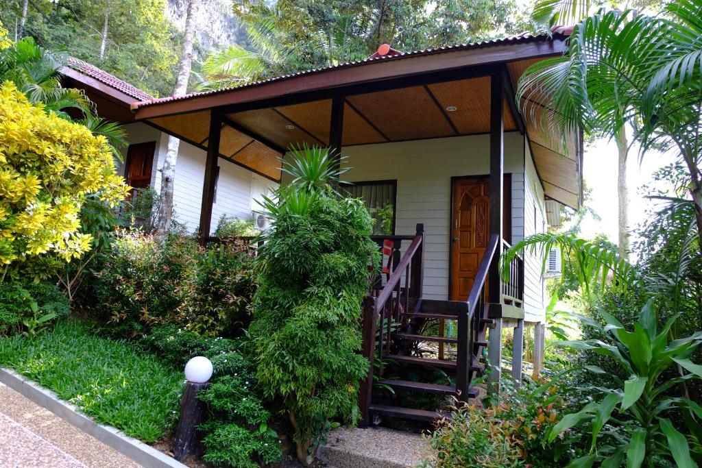 Zahrada ubytování Kiriraya Resort