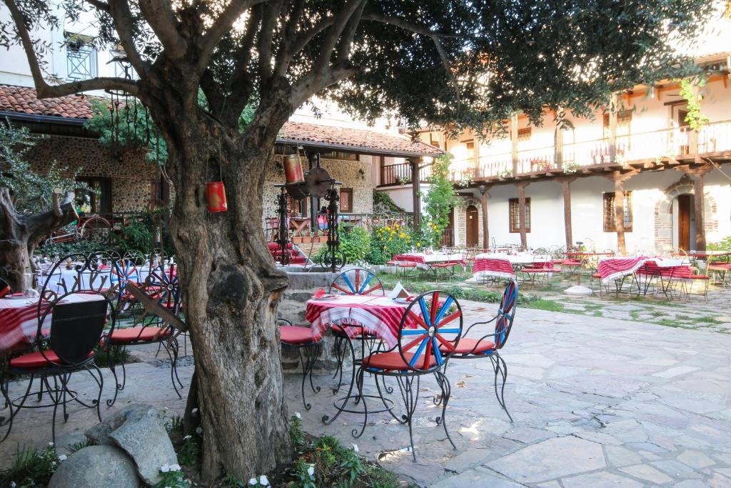 Jardí fora de Hotel Tradita