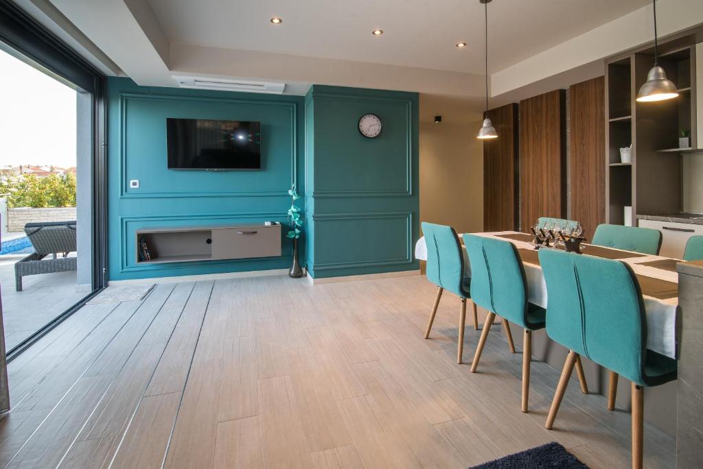 TV a/nebo společenská místnost v ubytování Luxury Apartment Imperia