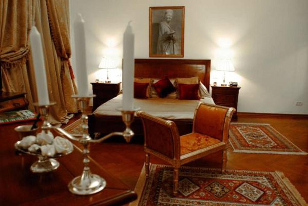 Grand Boutique Hotel - Deluxe King Room