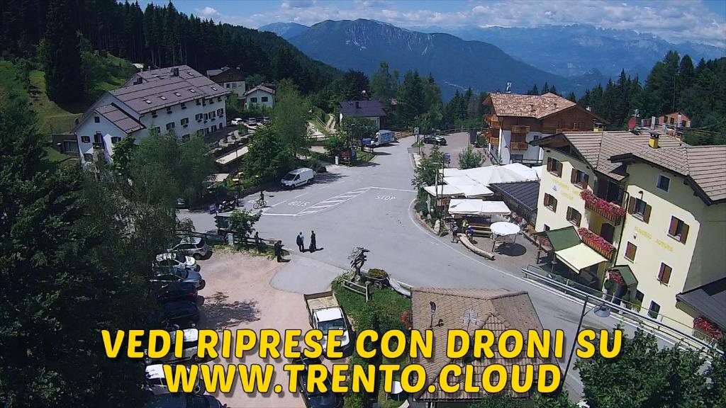 Widok na góry z tego hotelu