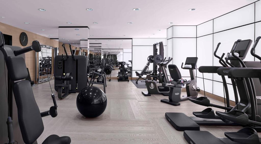 Fitness centrum a/nebo fitness zařízení v ubytování Hôtel Métropole Monte-Carlo