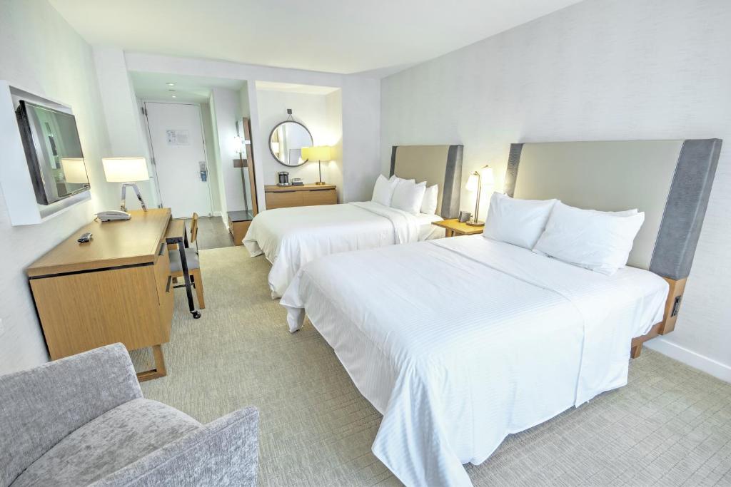 Club Wyndham Midtown 45 - Double Room With Two Queen Beds