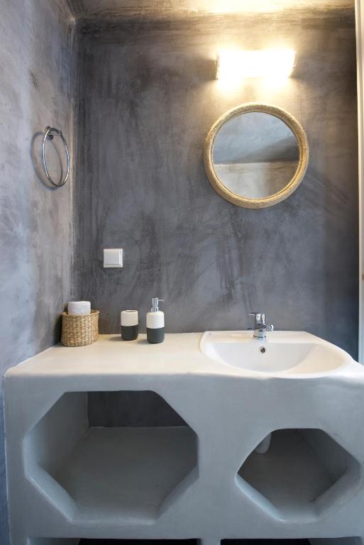 Bagno di Red Stone Villa