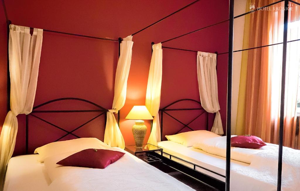 Postel nebo postele na pokoji v ubytování Hotel 3 Könige