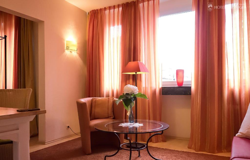 Posezení v ubytování Hotel 3 Könige