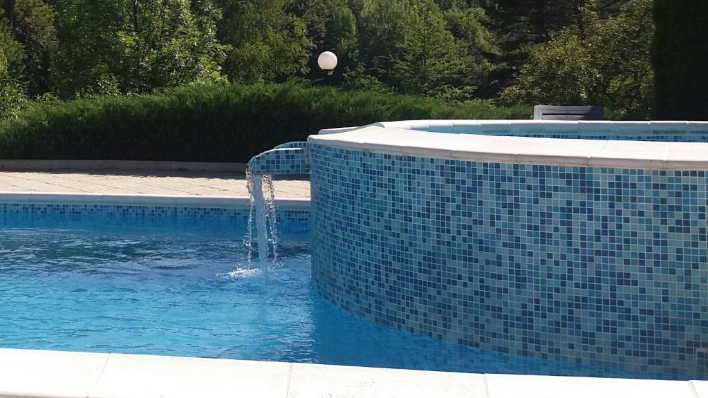 Bazén v ubytování Hotel Perfect nebo v jeho okolí
