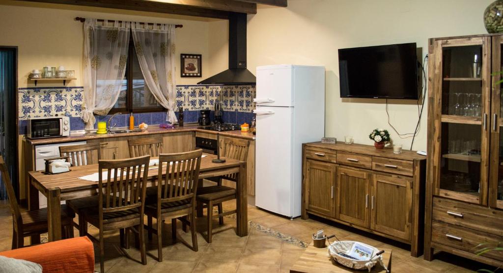 Kuchyň nebo kuchyňský kout v ubytování Casas Rurales Los Olivos de Noja