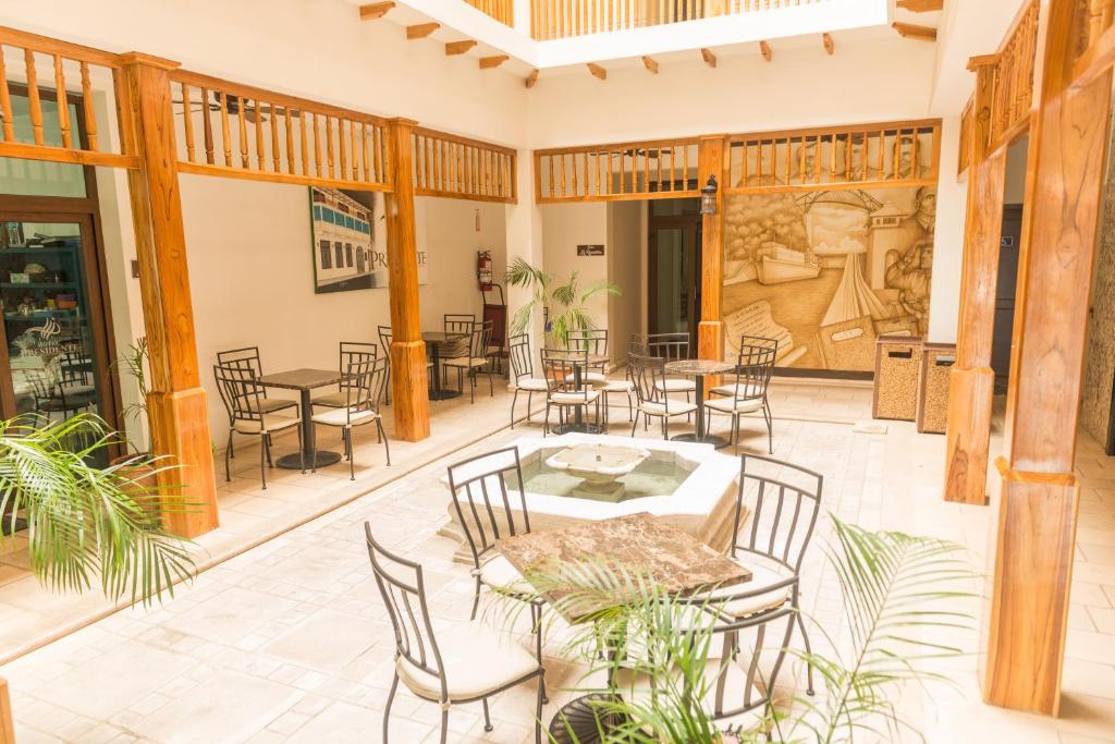 Un patio o zona al aire libre en Hotel Presidente Las Tablas