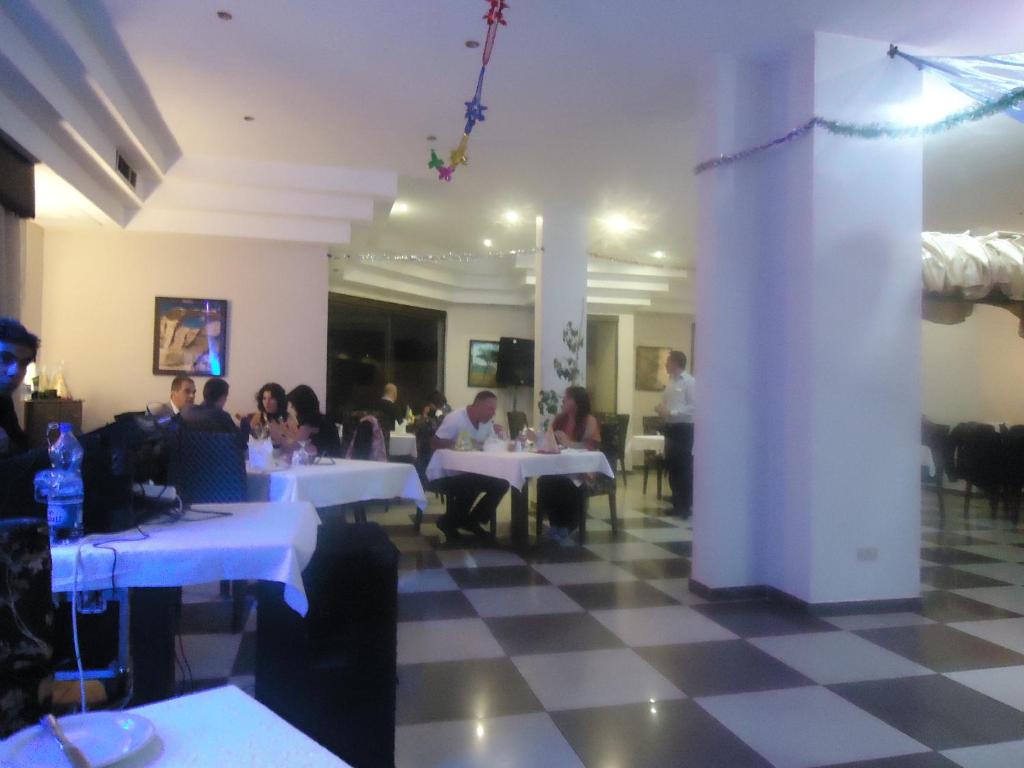 Restaurace v ubytování La Maison Hotel
