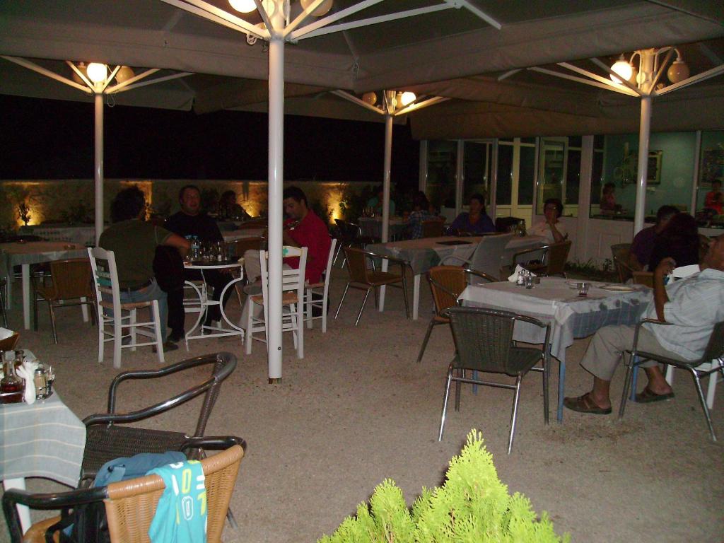 Restoran või mõni muu söögikoht majutusasutuses Aggelos Hotel