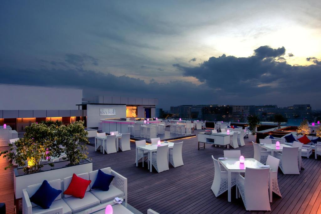 Restaurace v ubytování Feathers- A Radha Hotel, Chennai