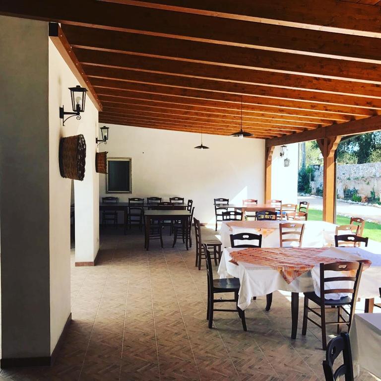 A seating area at Agriturismo Serra Vecchia