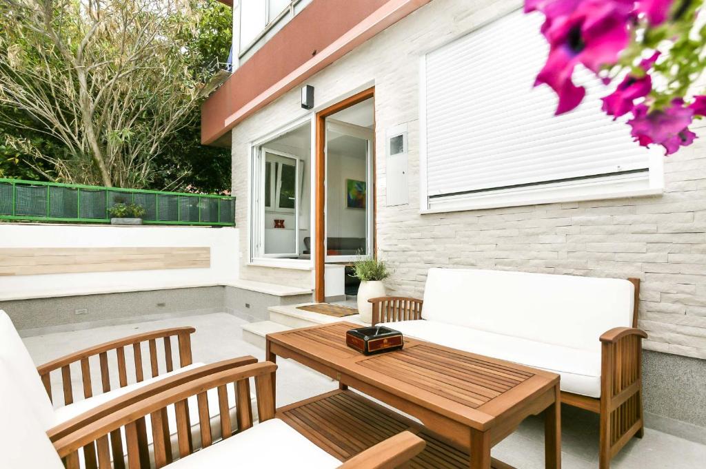 Split Retreat @ Town Center w/terrace