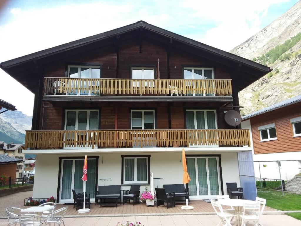 Nespecifikovaný výhled na hory nebo výhled na hory při pohledu z apartmánu