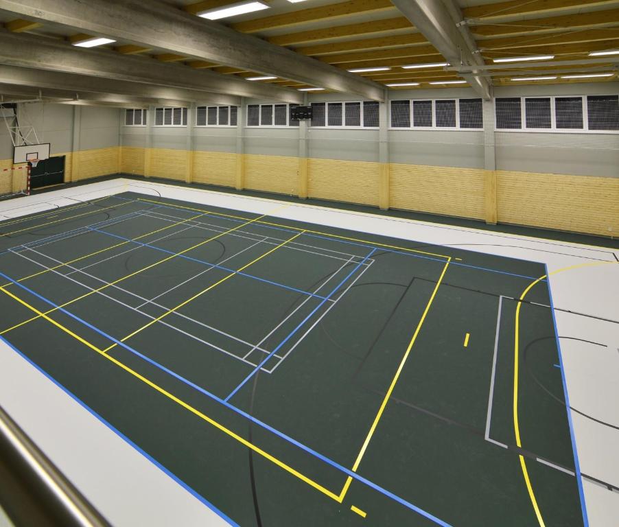 Tenis a/nebo squash v ubytování Hotel Srní a Depandance nebo okolí