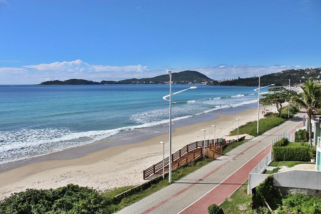  LA051E - Apartamento praia de Bombas