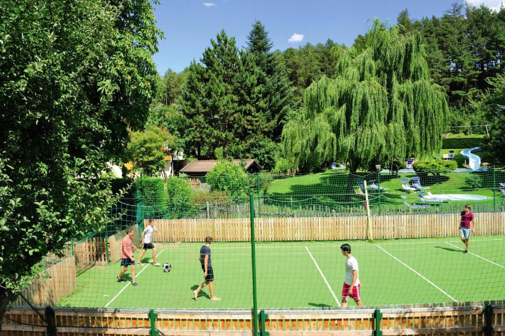 Tenis a/nebo squash v ubytování Hotel Flötscherhof nebo okolí