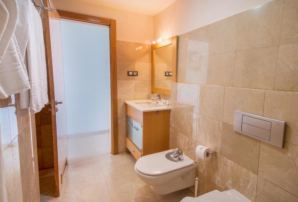 Koupelna v ubytování Hotel LIVVO Corralejo Beach