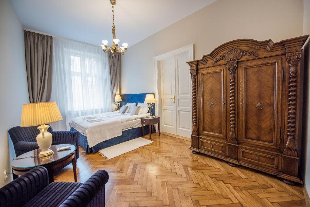 رزرو هتل و هاستل، MJZ Apartments Old Town Krakow, 09197245267